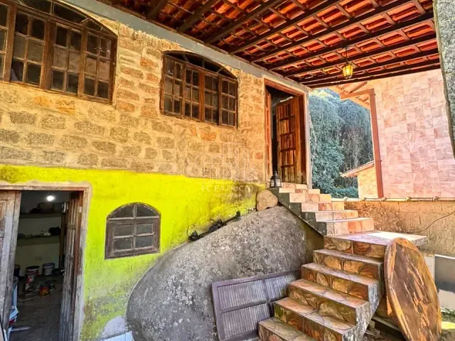 Casa com 1100m² 7 quartos e 3 banheiros, à venda, no bairro Limoeiro em Guapimirim
