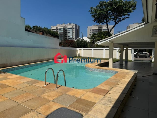 Casa 3 quartos e 4 banheiros, para alugar, no bairro Barra da Tijuca em Rio de Janeiro