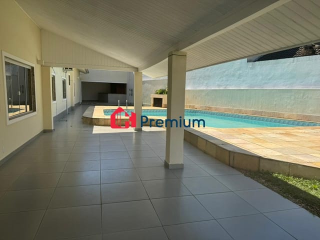 Casa 3 quartos e 4 banheiros, para alugar, no bairro Barra da Tijuca em Rio de Janeiro