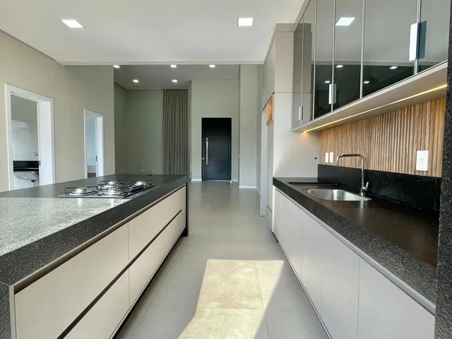 Casa com 450m² 3 quartos e 4 banheiros, à venda, no bairro Chácara Letônia em Americana