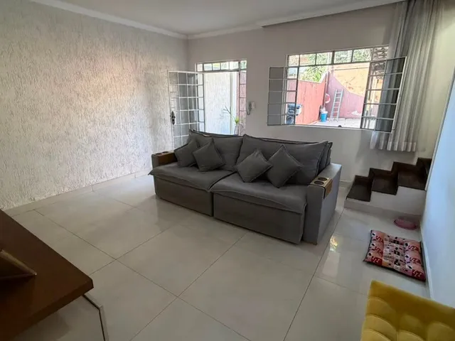 Casa 3 quartos e 3 banheiros, à venda, no bairro Parque Xangri-Lá em Contagem