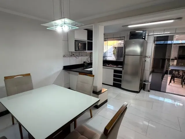Casa 3 quartos e 3 banheiros, à venda, no bairro Parque Xangri-Lá em Contagem