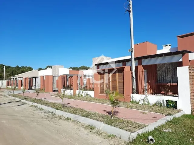 Casa com 64m² 2 quartos e 1 banheiro, à venda, no bairro Cassino em Rio Grande