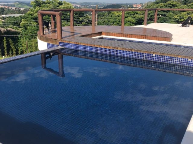 Casa com 760m² 5 quartos e 6 banheiros, à venda, no bairro Rainha em Louveira