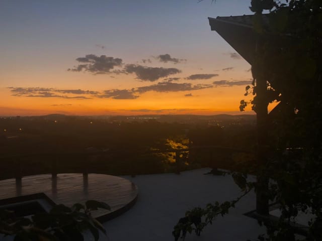 Casa com 760m² 5 quartos e 6 banheiros, à venda, no bairro Rainha em Louveira