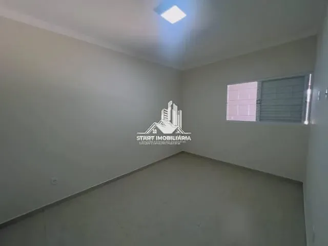 Casa 3 quartos e 2 banheiros, à venda, no bairro Maria Luiza em Pederneiras