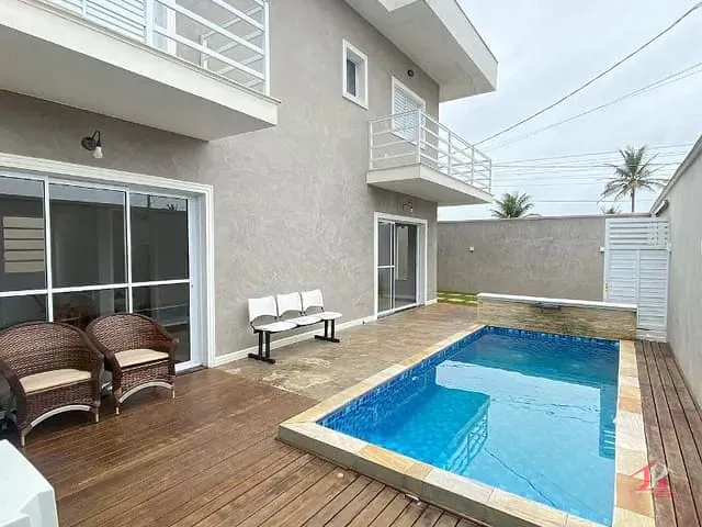 Casa com 180m² 3 quartos e 3 banheiros, à venda, no bairro Cibratel II em Itanhaém