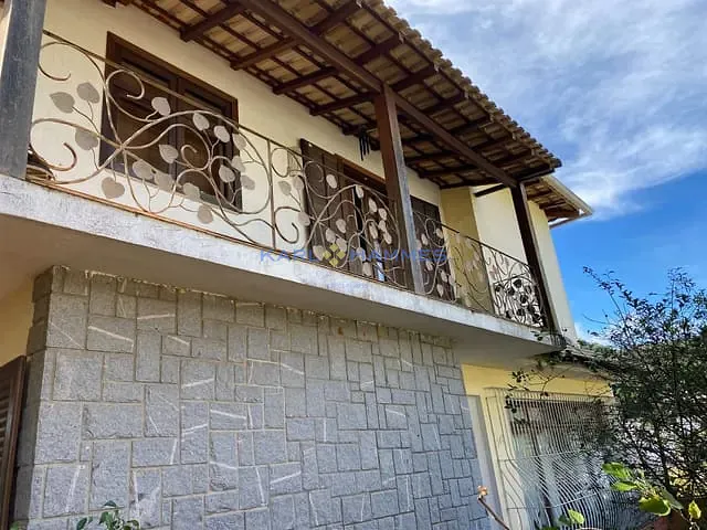 Casa com 400m² 5 quartos e 2 banheiros, à venda, no bairro Coronel Veiga em Petrópolis