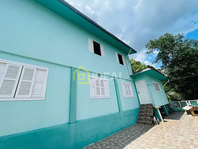 Casa 6 quartos e 2 banheiros, à venda, no bairro Gruta em Concórdia