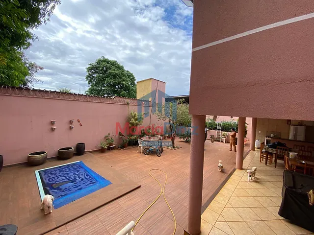 Casa com 580m² 4 quartos e 2 banheiros, à venda, no bairro Centro em Ituverava