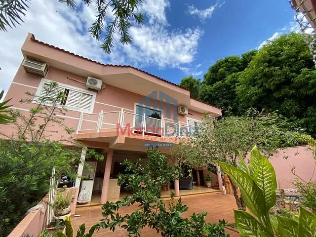 Casa com 580m² 4 quartos e 2 banheiros, à venda, no bairro Centro em Ituverava