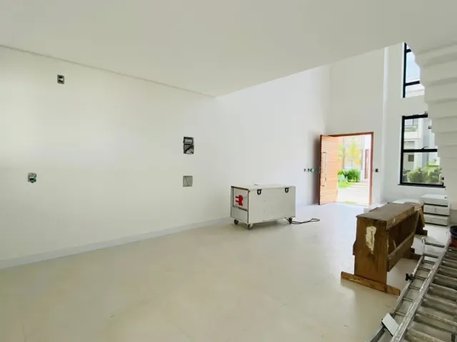 Casa com 185m² 3 quartos e 3 banheiros, à venda, no bairro Beira Rio em Biguaçu