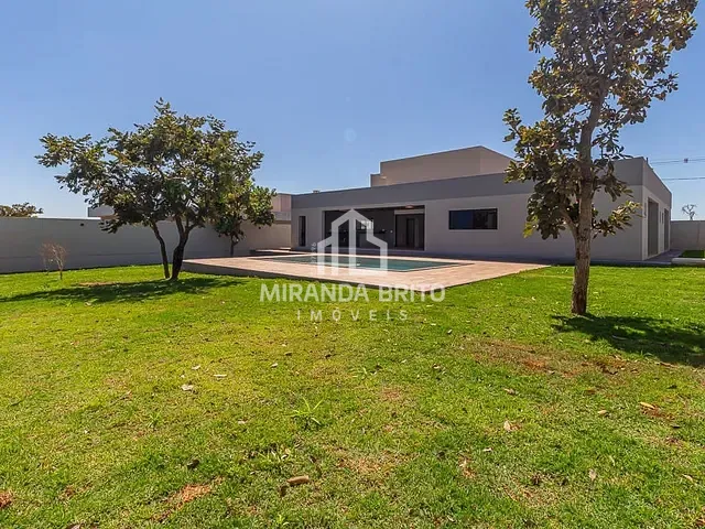 Casa com 1000m² 4 quartos e 5 banheiros, à venda, no bairro Estância Vargem Bonita em Senador Canedo