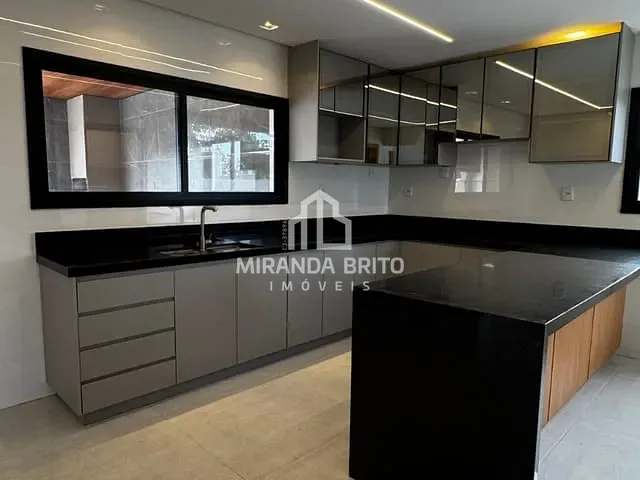Casa com 1000m² 4 quartos e 5 banheiros, à venda, no bairro Estância Vargem Bonita em Senador Canedo
