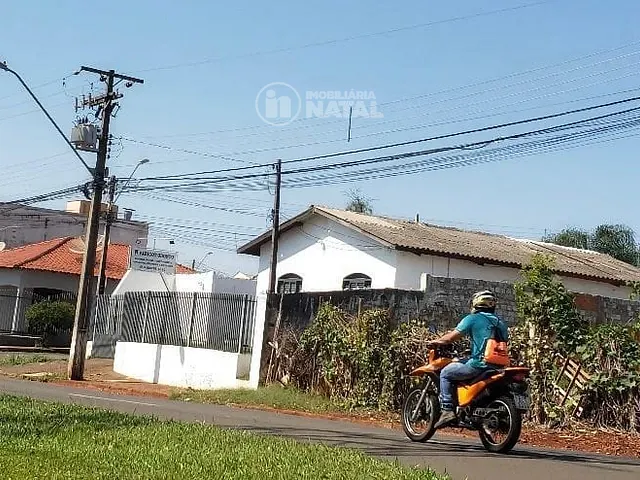 Casa com 328m² 4 quartos e 2 banheiros, à venda, no bairro Estados em Londrina