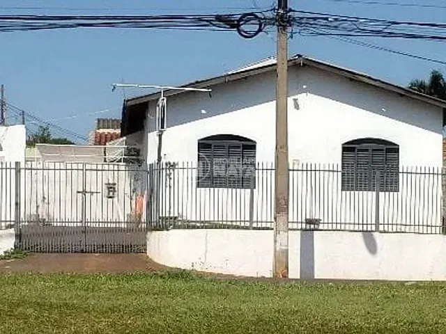 Casa com 328m² 4 quartos e 2 banheiros, à venda, no bairro Estados em Londrina