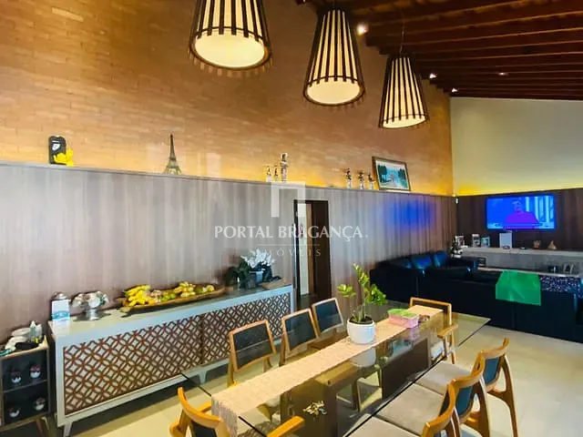 Casa com 5500m² 3 quartos e 7 banheiros, à venda, no bairro Bom Retiro em Bragança Paulista
