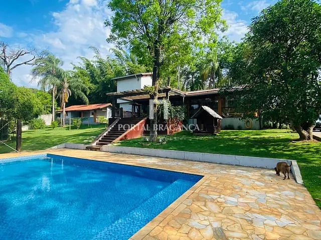 Casa com 5500m² 3 quartos e 7 banheiros, à venda, no bairro Bom Retiro em Bragança Paulista