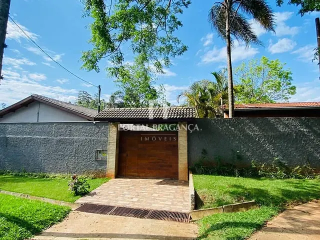 Casa com 5500m² 3 quartos e 7 banheiros, à venda, no bairro Bom Retiro em Bragança Paulista