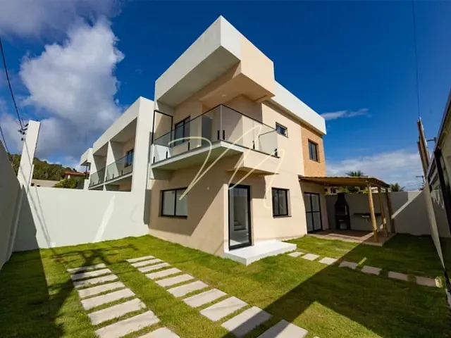 Casa 3 quartos e 3 banheiros, à venda, no bairro São Pedro em Ilhéus