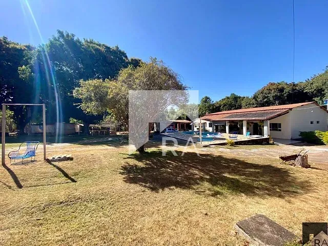 Chácara com 38000m² 4 quartos e 3 banheiros, à venda, no bairro Park Way em Brasília