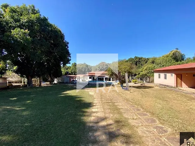 Chácara com 38000m² 4 quartos e 3 banheiros, à venda, no bairro Park Way em Brasília