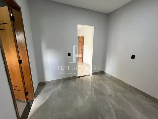Casa com 300m² 3 quartos e 2 banheiros, à venda, no bairro Residencial Vereda dos Buritis em Goiânia