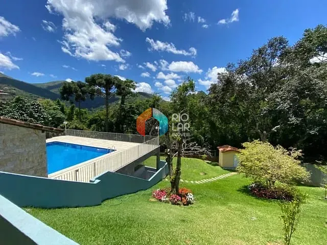 Casa com 950m² 7 quartos e 10 banheiros, à venda, no bairro Itaipava em Petrópolis