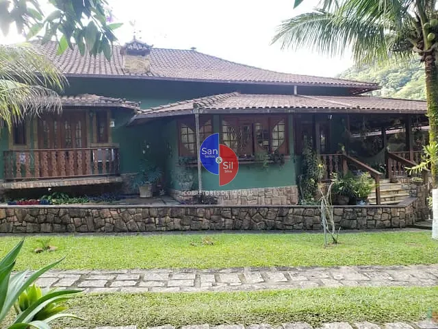 Casa com 600m² 4 quartos e 3 banheiros, à venda, no bairro Limoeiro em Guapimirim