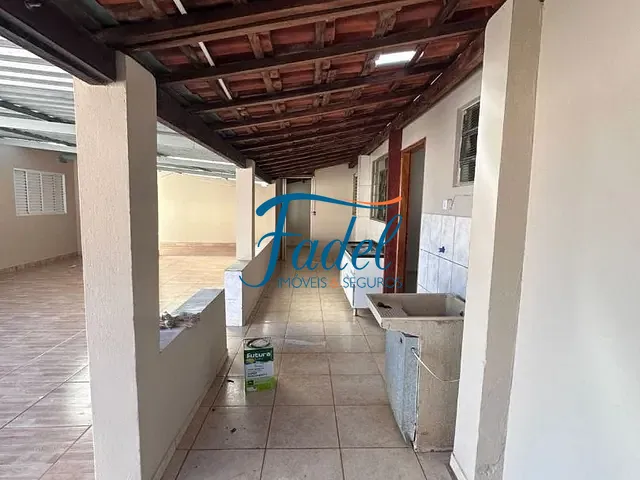 Casa com 265m² 4 quartos e 2 banheiros, à venda ou para alugar, no bairro Jardim Cruzado em Conchal