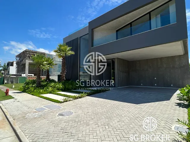 Casa com 1200m² 5 quartos e 6 banheiros, à venda, no bairro Barra da Tijuca em Rio de Janeiro