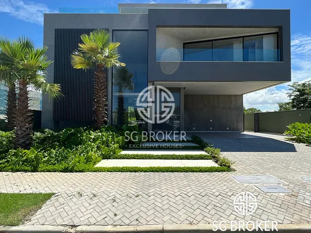 Casa com 1200m² 5 quartos e 6 banheiros, à venda, no bairro Barra da Tijuca em Rio de Janeiro