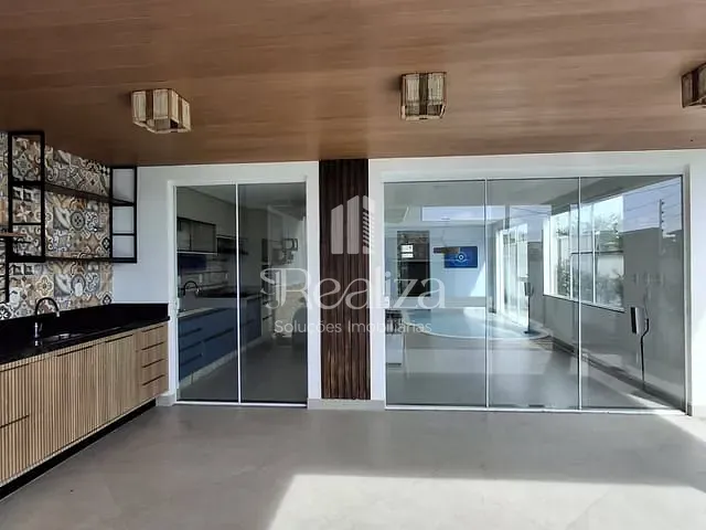 Casa 5 quartos e 3 banheiros, à venda ou para alugar, no bairro São Francisco em Ilhéus