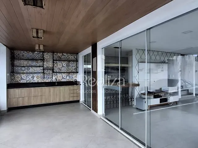 Casa 5 quartos e 3 banheiros, à venda ou para alugar, no bairro São Francisco em Ilhéus