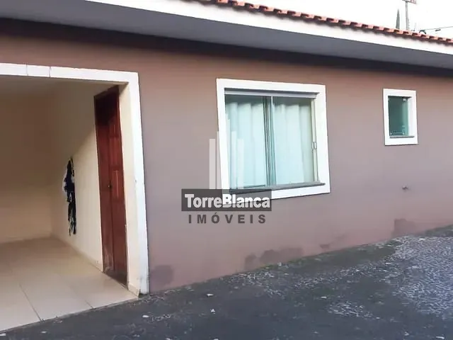 Casa com 166m² 3 quartos e 1 banheiro, à venda, no bairro Uvaranas em Ponta Grossa