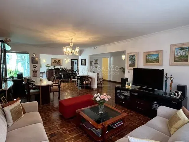 Casa com 305m² 5 quartos e 5 banheiros, à venda, no bairro Hugo Lange em Curitiba