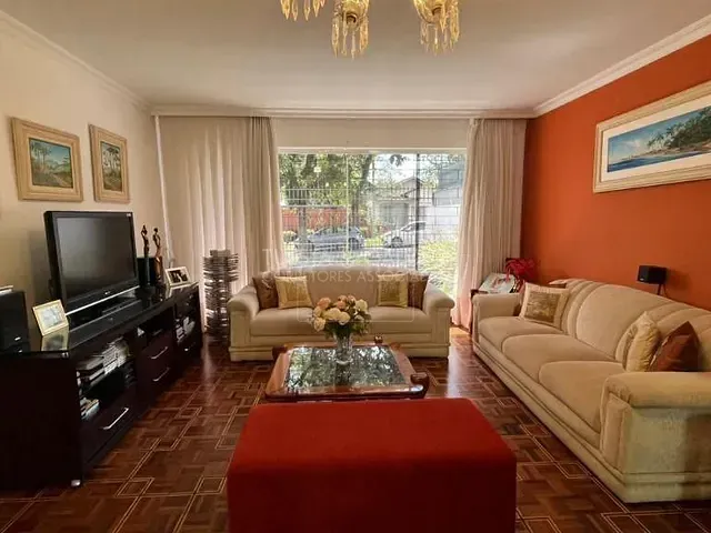 Casa com 305m² 5 quartos e 5 banheiros, à venda, no bairro Hugo Lange em Curitiba