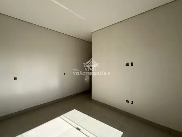 Casa com 300m² 1 quarto e 1 banheiro, à venda, no bairro Sonhalto Videira em Sinop