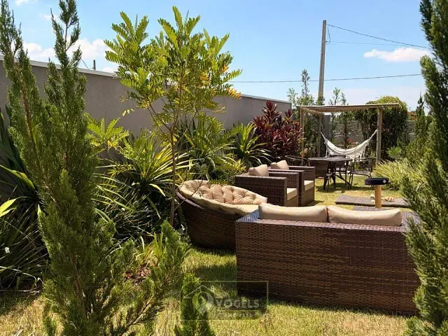 Casa 2 quartos e 2 banheiros, à venda, no bairro Resedás em Holambra
