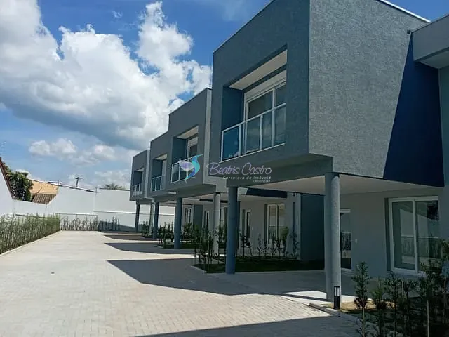 Casa com 262m² 3 quartos e 4 banheiros, à venda ou para alugar, no bairro Villa Giglio em Atibaia