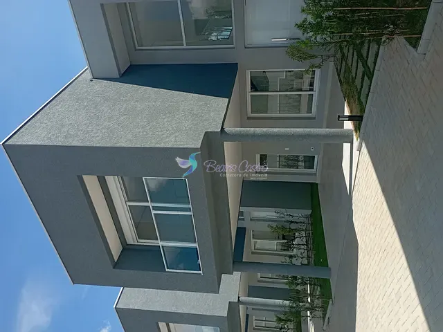 Casa com 262m² 3 quartos e 4 banheiros, à venda ou para alugar, no bairro Villa Giglio em Atibaia
