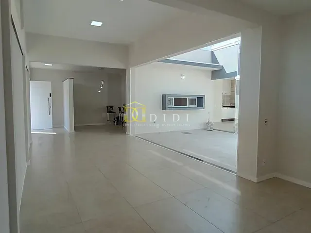 Casa 3 quartos e 5 banheiros, à venda, no bairro Jardim Julita em Porto Feliz