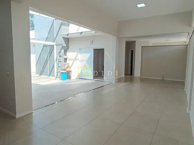 Casa 3 quartos e 5 banheiros, à venda, no bairro Jardim Julita em Porto Feliz