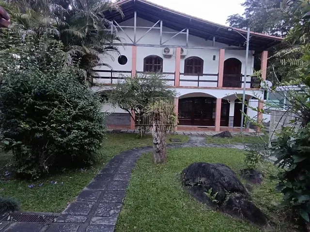 Casa com 2100m² 8 quartos e 6 banheiros, à venda, no bairro Parque Silvestre em Guapimirim