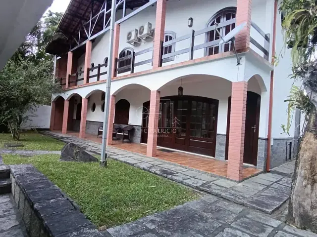 Casa com 2100m² 8 quartos e 6 banheiros, à venda, no bairro Parque Silvestre em Guapimirim