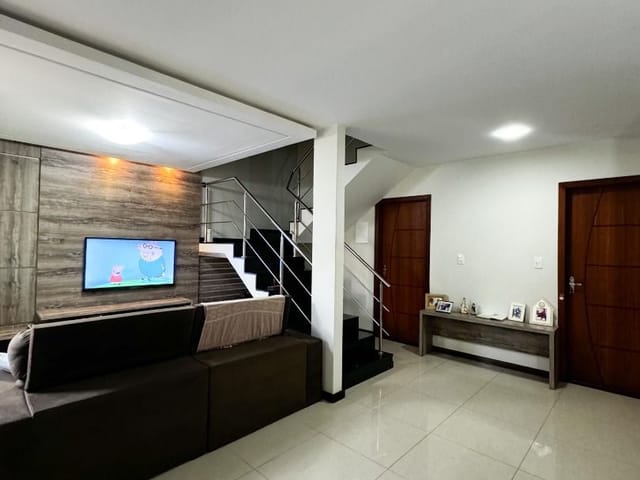 Casa com 200m² 3 quartos e 4 banheiros, à venda, no bairro Colina de Laranjeiras em Serra