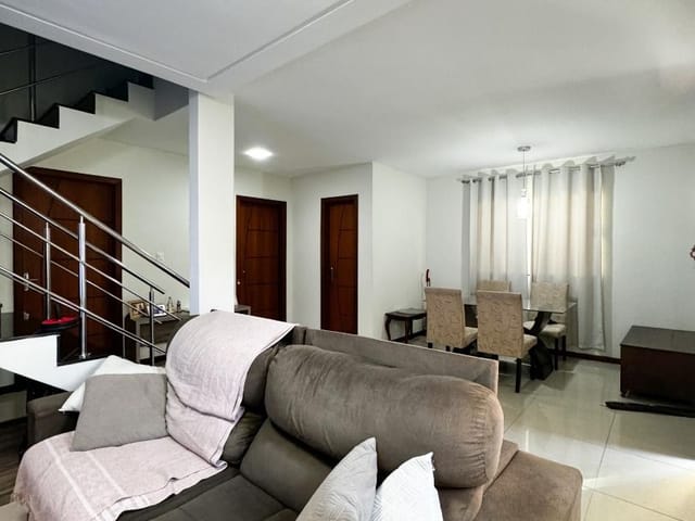 Casa com 200m² 3 quartos e 4 banheiros, à venda, no bairro Colina de Laranjeiras em Serra