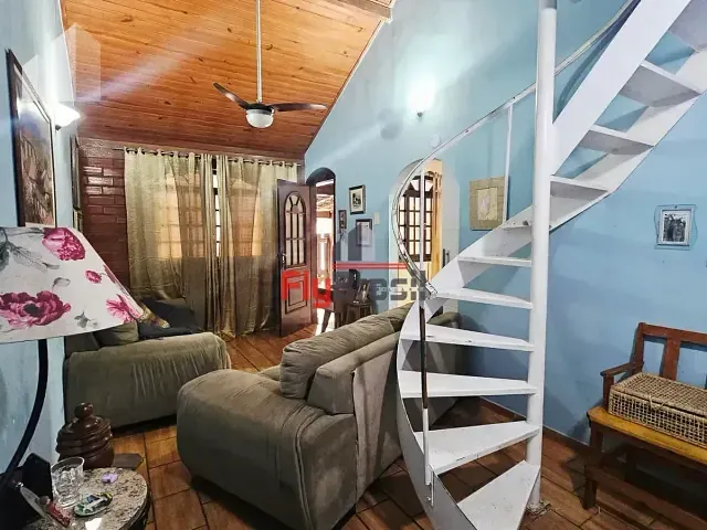 Casa com 65m² 2 quartos e 1 banheiro, à venda, no bairro Cosmorama em Mesquita