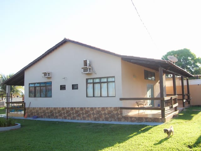 Casa com 780m² 4 quartos e 1 banheiro, à venda, no bairro Setor Central em Buriti Alegre