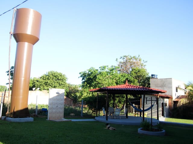 Casa com 780m² 4 quartos e 1 banheiro, à venda, no bairro Setor Central em Buriti Alegre